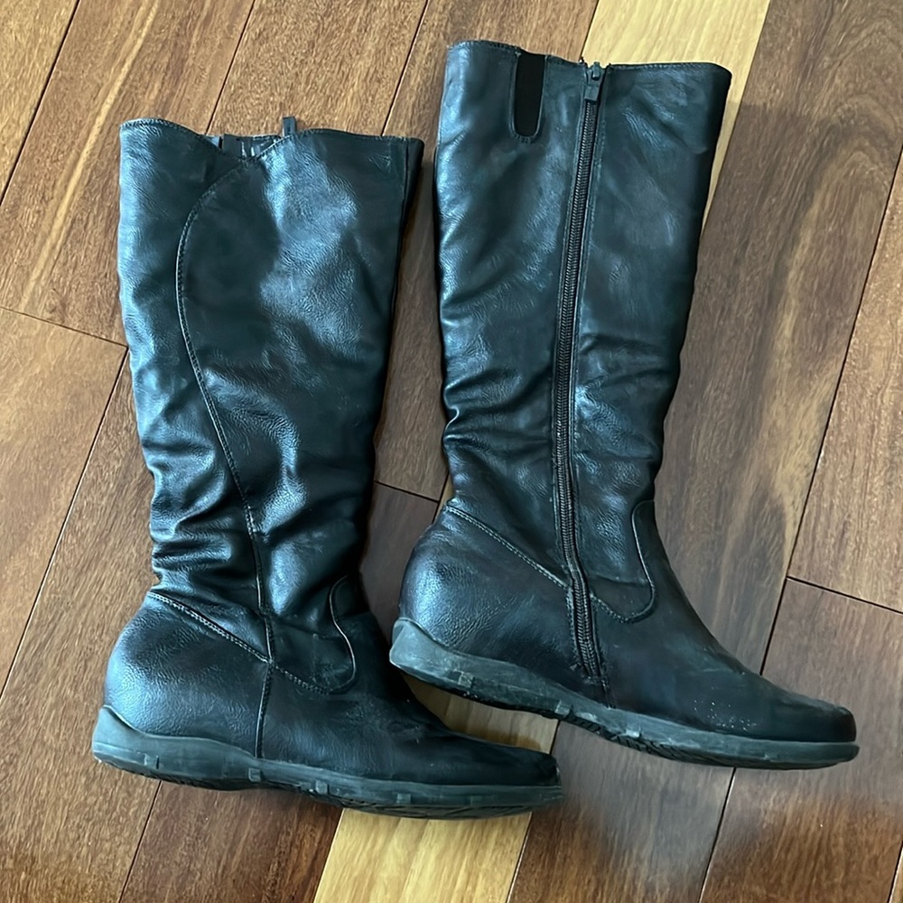 Dark brown boots